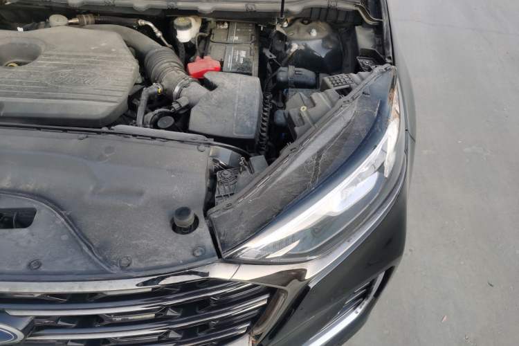 Used Ford Edge 2020 EcoBoost 245 Two-Wheel Drive Titanium 7-Seater Engine Bay Left