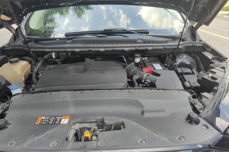 Used Ford Edge  Engine Bay