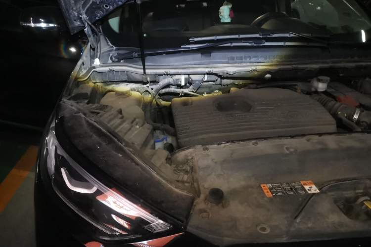 Used Ford Edge 2020 EcoBoost 245 Two-Wheel Drive Titanium 7-Seater Engine Bay Right