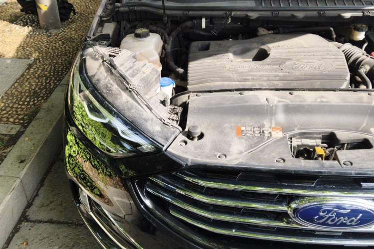 Used Ford Edge 2020 EcoBoost 245 Two-Wheel Drive Titanium 7-Seater Engine Bay Right