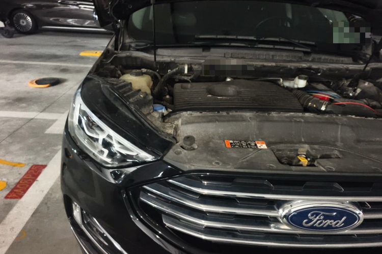 Used Ford Edge 2020 EcoBoost 245 Two-Wheel Drive Titanium 7-Seater Engine Bay Right