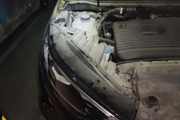 Used Ford Edge 2020 EcoBoost 245 Two-Wheel Drive Titanium 7-Seater Engine Bay Right