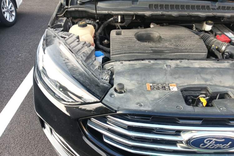 Used Ford Edge 2020 EcoBoost 245 Two-Wheel Drive Titanium 7-Seater Engine Bay Right