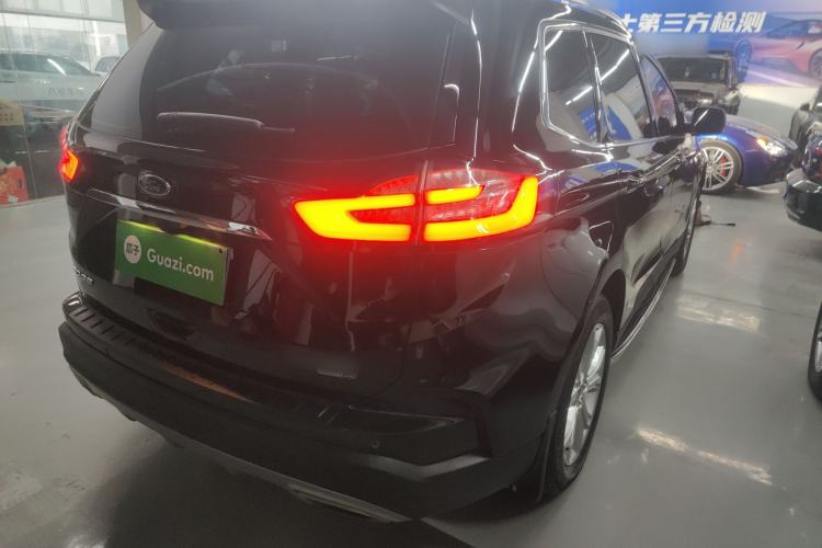 Used Ford Edge 2020 EcoBoost 245 Two-Wheel-Drive Platinum Edition 5 Seats Exterior 3