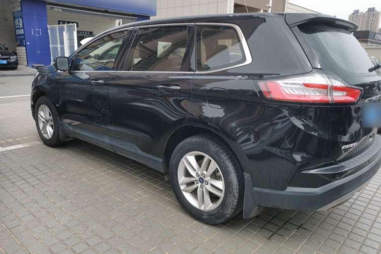 Used Ford Edge 2020 EcoBoost 245 Two-Wheel-Drive Titanium 5-Seater Exterior 3