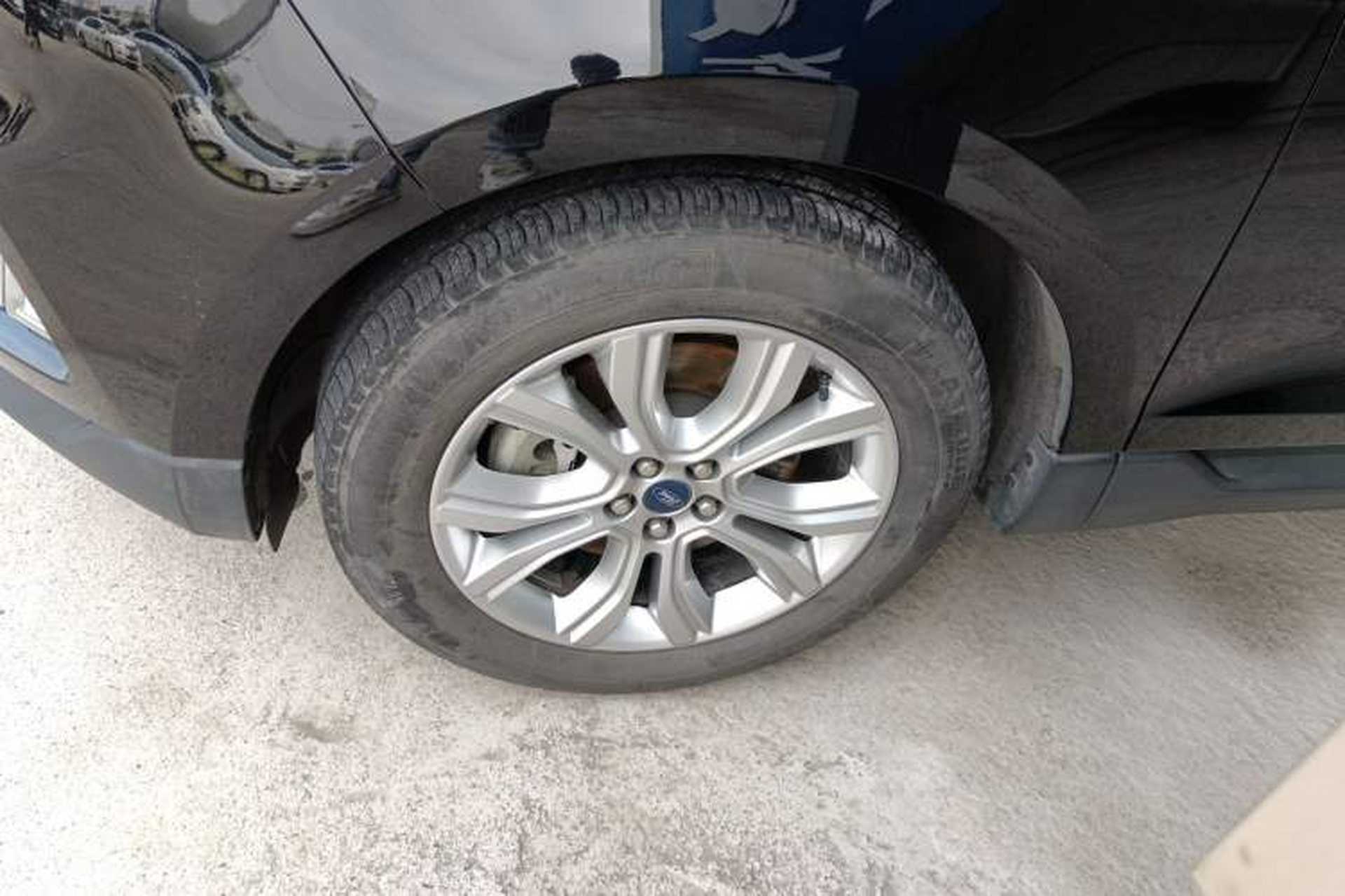 Used Ford Edge 2020 EcoBoost 245 Two-Wheel-Drive Platinum Edition 5 Seats Exterior 4