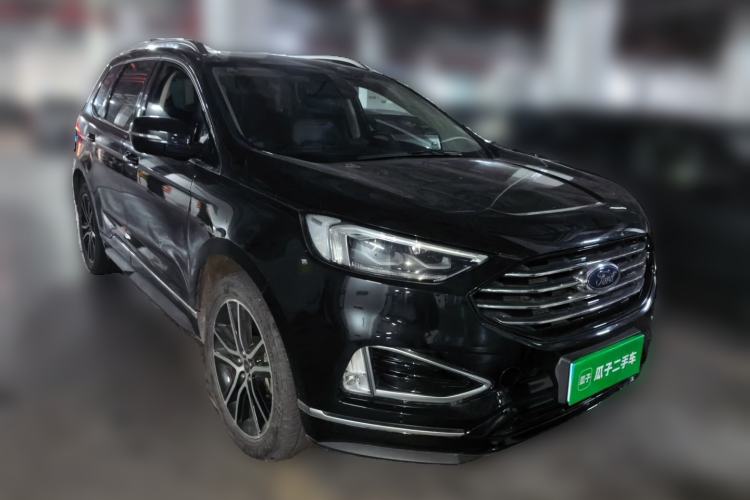 Used Ford Edge 2020 EcoBoost 245 Two-Wheel Drive Titanium 7-Seater Front Right 45 Deg