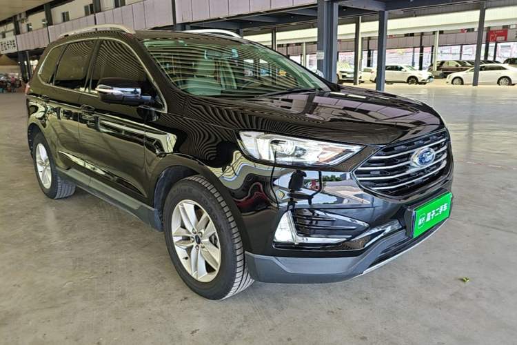 Used Ford Edge 2020 EcoBoost 245 Two-Wheel-Drive Titanium 5-Seater Front Right 45 Deg