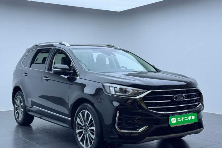 Used Ford Edge 2020 EcoBoost 245 Two-Wheel Drive Titanium 7-Seater Front Right 45 Deg