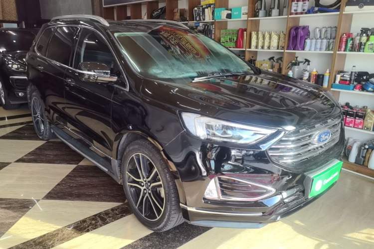Used Ford Edge 2020 EcoBoost 245 Two-Wheel Drive Titanium 7-Seater Front Right 45 Deg
