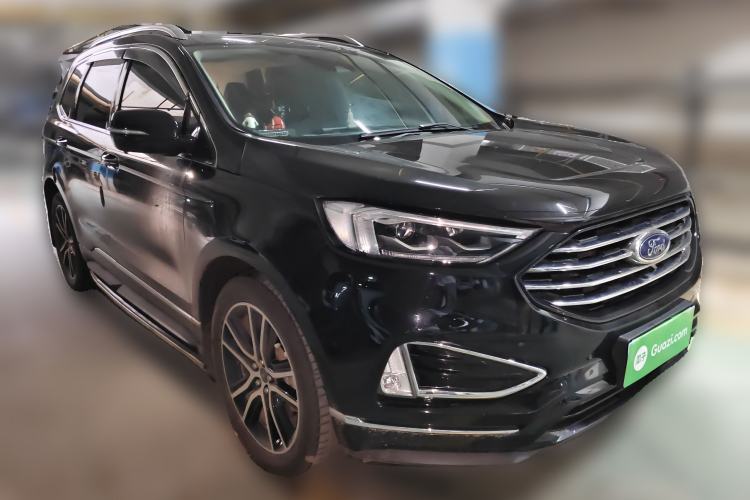 Used Ford Edge 2020 EcoBoost 245 Two-Wheel Drive Titanium 7-Seater Front Right 45 Deg