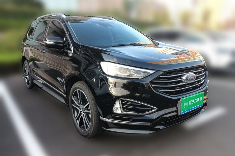 Used Ford Edge 2020 EcoBoost 245 Two-Wheel Drive Titanium 7-Seater Front Right 45 Deg