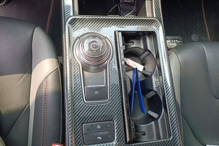 Used Ford Edge 2020 EcoBoost 245 4x4 ST-Line 7-Seater Gear Lever