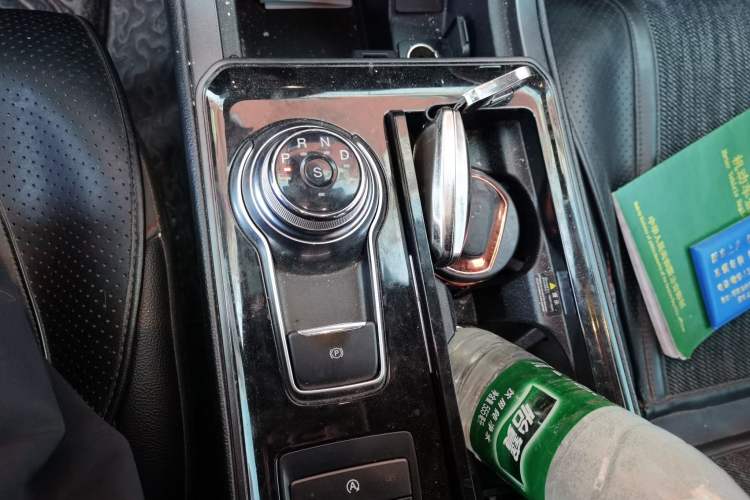 Used Ford Edge 2020 EcoBoost 245 4x4 ST-Line 7-Seater Gear Lever