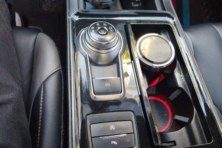 Used Ford Edge 2020 EcoBoost 245 4x4 ST-Line 7-Seater Gear Lever