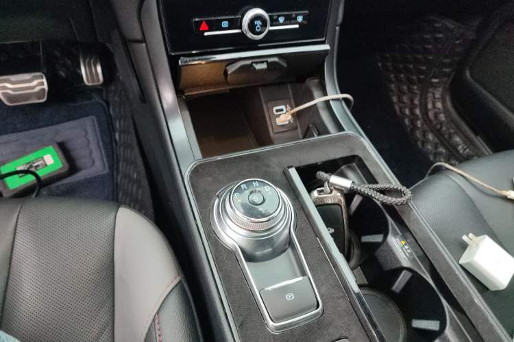 Used Ford Edge 2020 EcoBoost 245 4x4 ST-Line 7-Seater Gear Lever