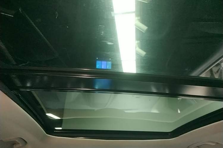 Used Ford Edge 2020 EcoBoost 245 Two-Wheel Drive Titanium 7-Seater Headliner
