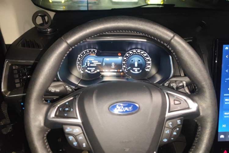 Used Ford Edge 2020 EcoBoost 245 Two-Wheel Drive Titanium 7-Seater Instrument Cluster