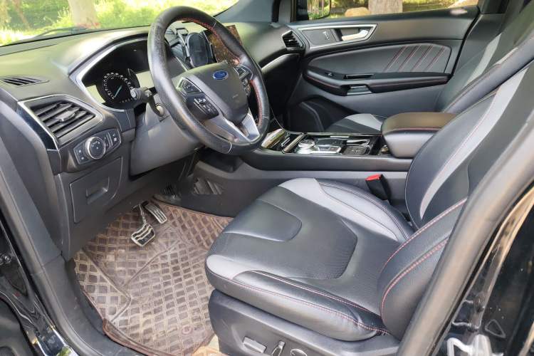 Used Ford Edge 2020 EcoBoost 245 4x4 ST-Line 7-Seater Interior 1