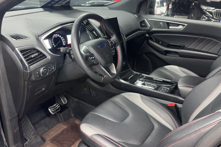 Used Ford Edge 2020 EcoBoost 245 4x4 ST-Line 7-Seater Interior 1