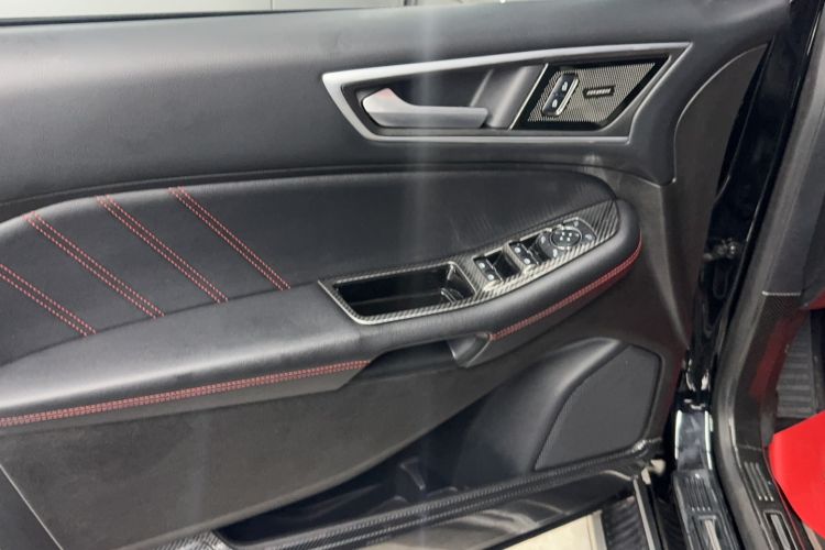 Used Ford Edge 2020 EcoBoost 245 4x4 ST-Line 7-Seater Interior 1