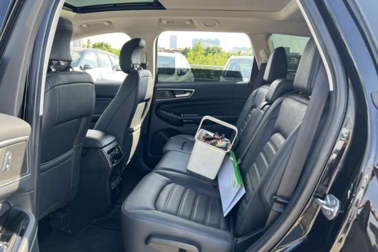 Used Ford Edge 2020 EcoBoost 245 Two-Wheel Drive Titanium 7-Seater Interior 1