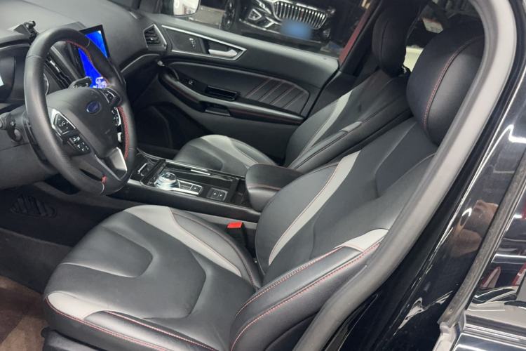 Used Ford Edge 2020 EcoBoost 245 4x4 ST-Line 7-Seater Interior 2