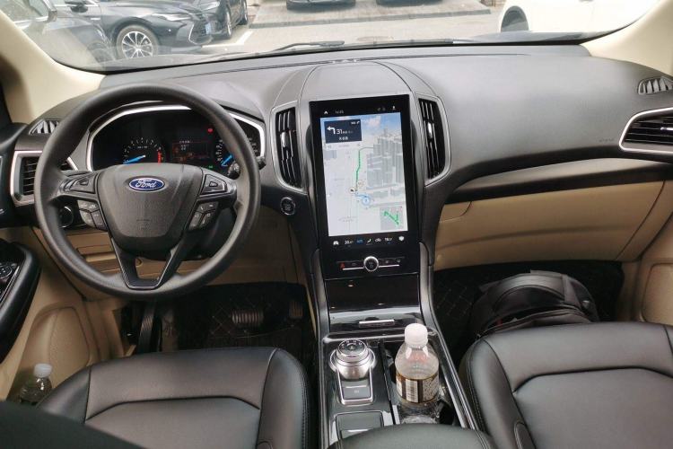 Used Ford Edge 2020 EcoBoost 245 Two-Wheel-Drive Titanium 5-Seater Interior 2