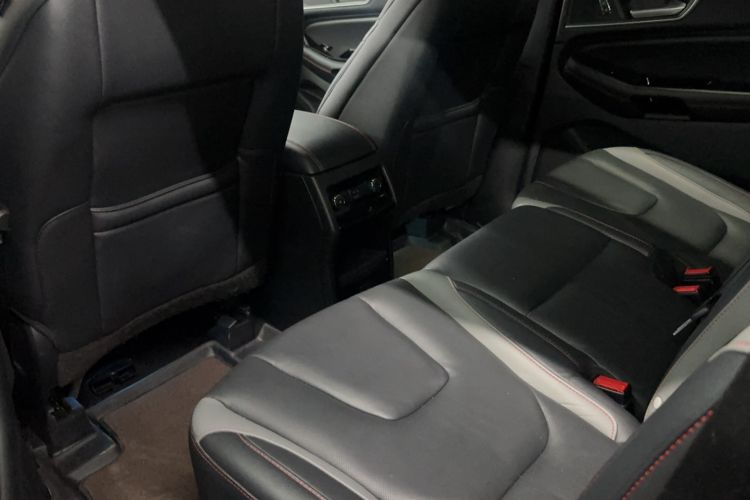 Used Ford Edge 2020 EcoBoost 245 4x4 ST-Line 7-Seater Interior 6