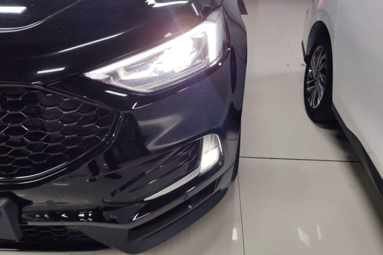 Used Ford Edge 2020 EcoBoost 245 2WD ST-Line 5-seater Left Front Headlight