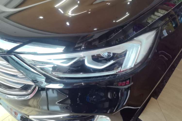 Used Ford Edge 2020 EcoBoost 245 Two-Wheel Drive Titanium 7-Seater Left Front Headlight
