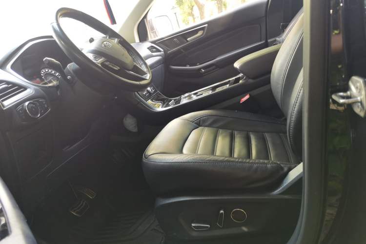 Used Ford Edge 2020 EcoBoost 245 Two-Wheel Drive Titanium 7-Seater Left Front Seat