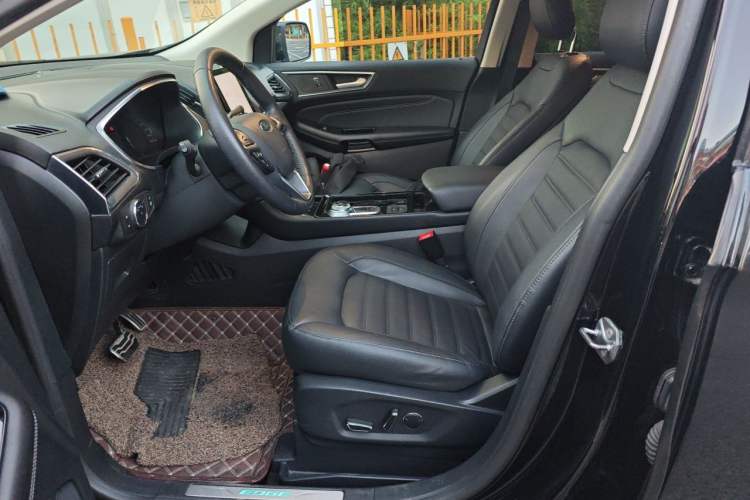 Used Ford Edge 2020 EcoBoost 245 Two-Wheel Drive Titanium 7-Seater Left Front Seat