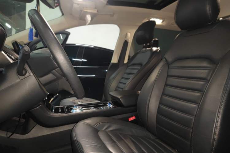 Used Ford Edge 2020 EcoBoost 245 Two-Wheel Drive Titanium 7-Seater Left Front Seat