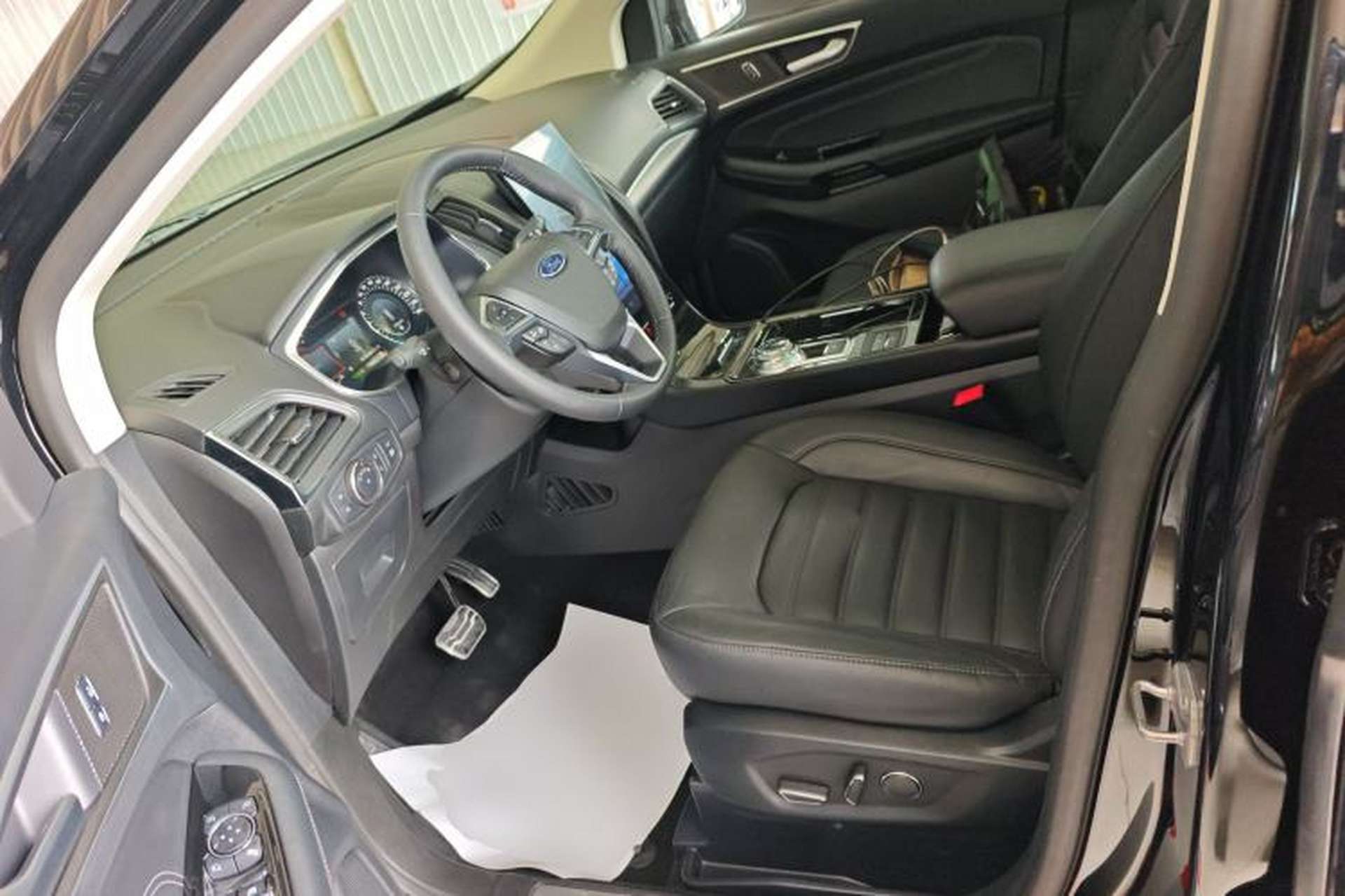 Used Ford Edge 2020 EcoBoost 245 Two-Wheel Drive Titanium 7-Seater Left Front Seat