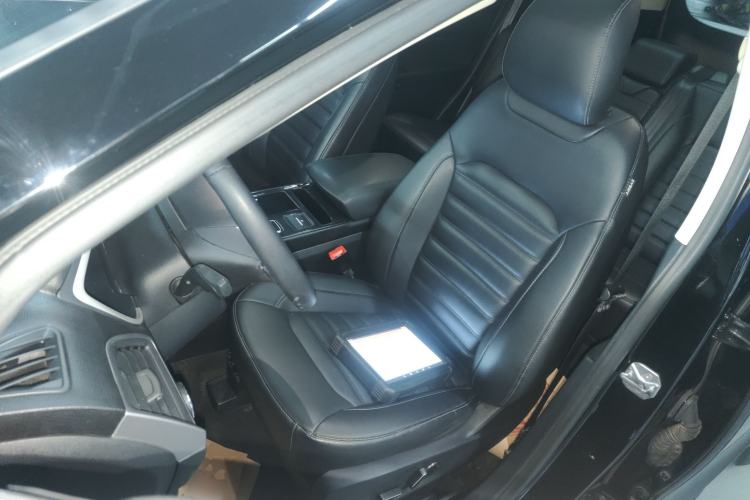 Used Ford Edge 2020 EcoBoost 245 Two-Wheel-Drive Platinum Edition 5 Seats Left Front Seat