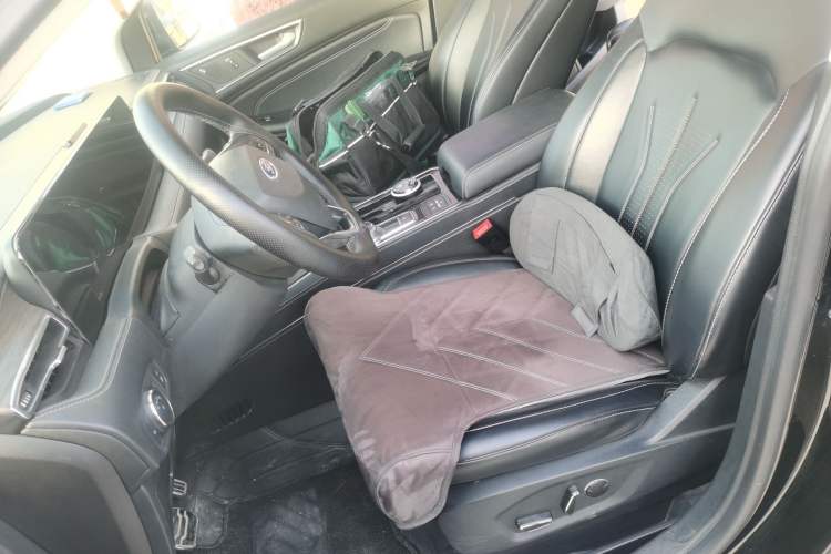 Used Ford Edge 2020 EcoBoost 245 Two-Wheel Drive Titanium 7-Seater Left Front Seat