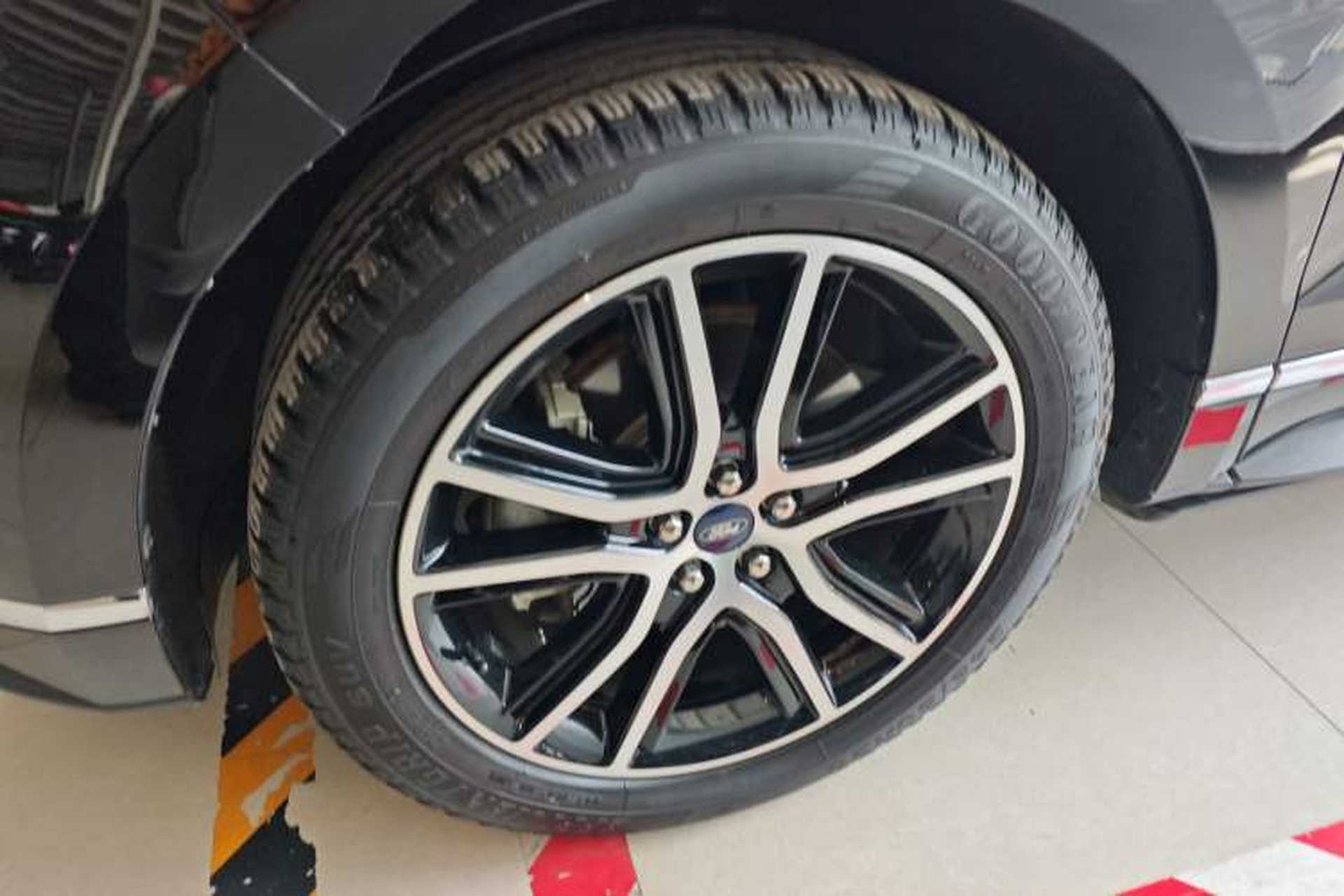 Used Ford Edge 2020 EcoBoost 245 Two-Wheel Drive Titanium 7-Seater Left Front Wheel Hub