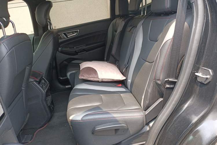 Used Ford Edge 2020 EcoBoost 245 4x4 ST-Line 7-Seater Left Rear Seat