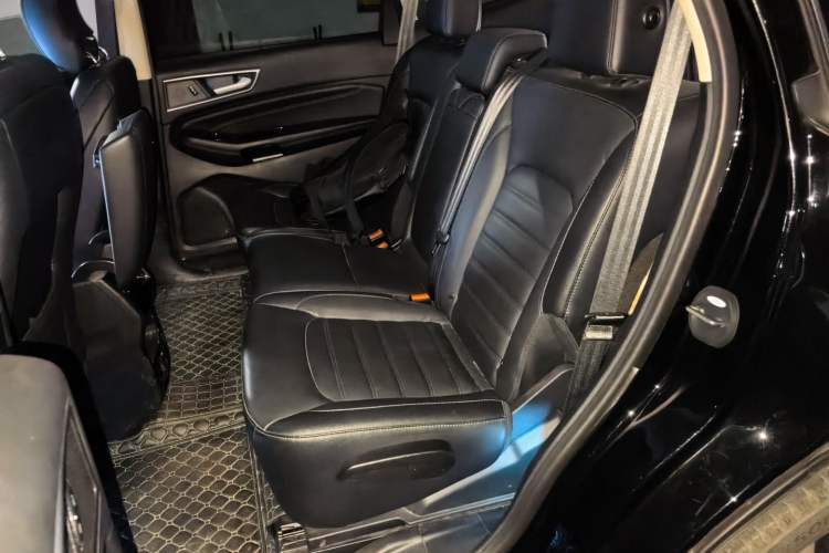 Used Ford Edge 2020 EcoBoost 245 Two-Wheel Drive Titanium 7-Seater Left Rear Seat