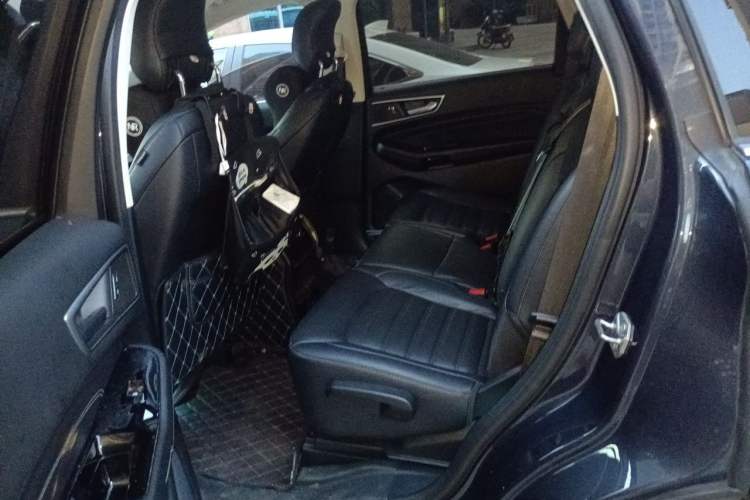 Used Ford Edge 2020 EcoBoost 245 Two-Wheel Drive Titanium 7-Seater Left Rear Seat
