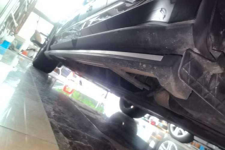 Used Ford Edge 2020 EcoBoost 245 Two-Wheel Drive Titanium 7-Seater Left Side Sill
