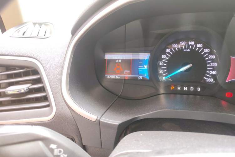 Used Ford Edge 2020 EcoBoost 245 Two-Wheel-Drive Platinum Edition 5 Seats Odometer Close Up