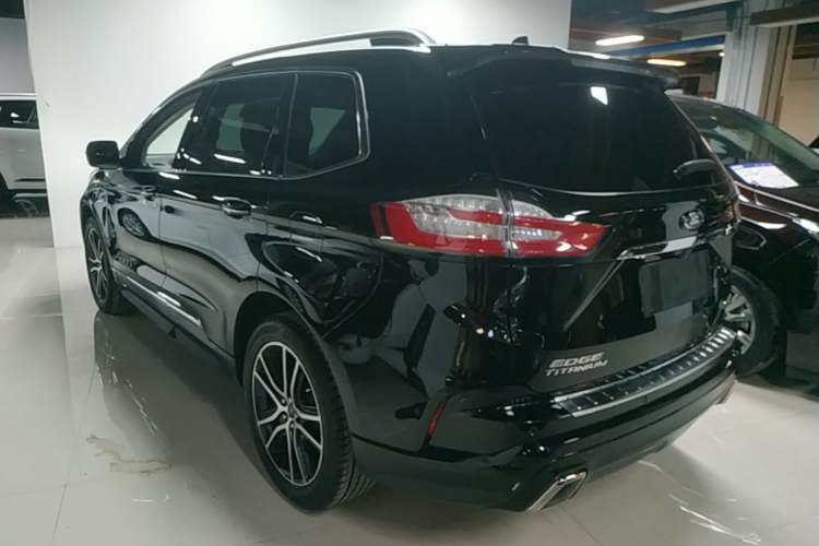 Used Ford Edge 2020 EcoBoost 245 Two-Wheel Drive Titanium 7-Seater Rear Left 45 Deg