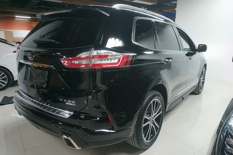 Used Ford Edge 2020 EcoBoost 245 Two-Wheel Drive Titanium 7-Seater Rear Right 45 Deg
