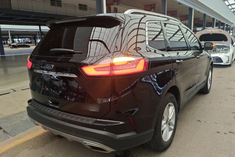 Used Ford Edge 2020 EcoBoost 245 Two-Wheel-Drive Titanium 5-Seater Rear Right 45 Deg