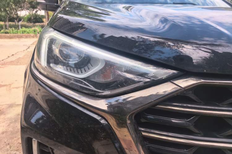 Used Ford Edge 2020 EcoBoost 245 Two-Wheel Drive Titanium 7-Seater Right Front Headlight