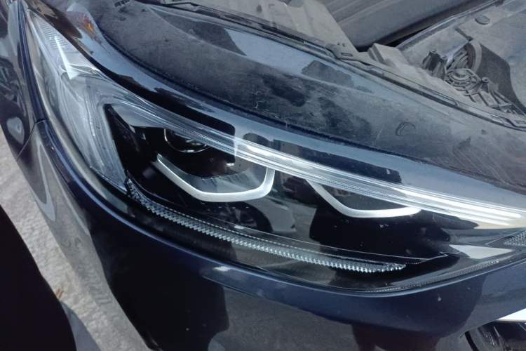 Used Ford Edge 2020 EcoBoost 245 Two-Wheel Drive Titanium 7-Seater Right Front Headlight