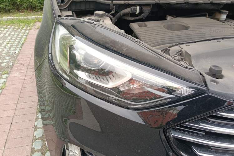 Used Ford Edge 2020 EcoBoost 245 Two-Wheel-Drive Platinum Edition 5 Seats Right Front Headlight