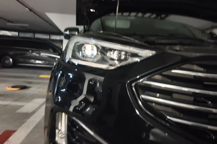 Used Ford Edge 2020 EcoBoost 245 Two-Wheel Drive Titanium 7-Seater Right Front Headlight